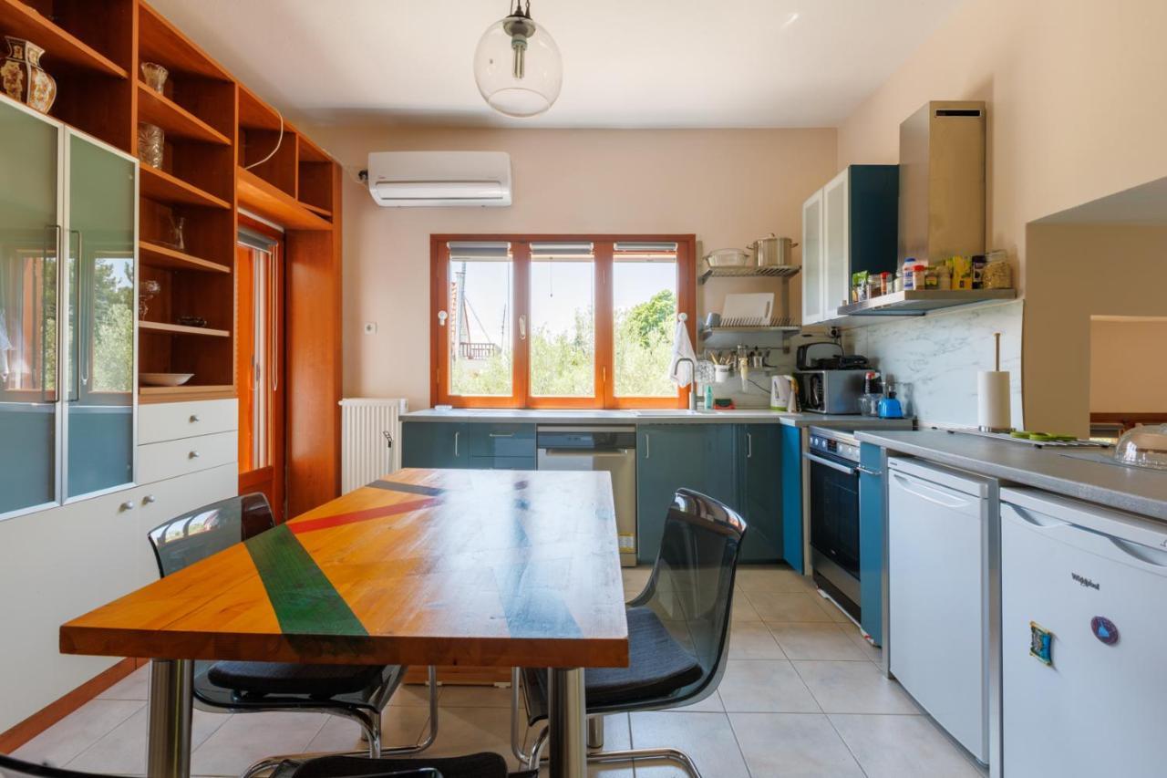 Apartment Large Near Potamos *